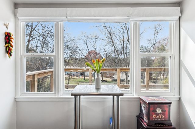 525 Castlegate Dr, Nashville, TN 37217