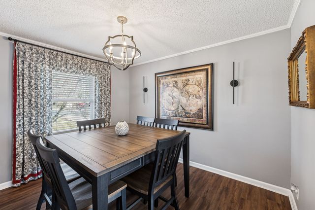 525 Castlegate Dr, Nashville, TN 37217