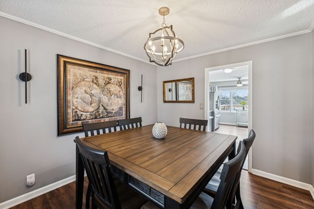 525 Castlegate Dr, Nashville, TN 37217