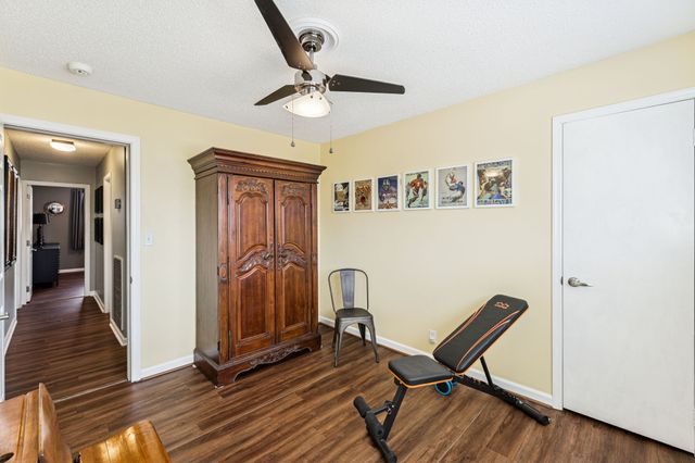 525 Castlegate Dr, Nashville, TN 37217