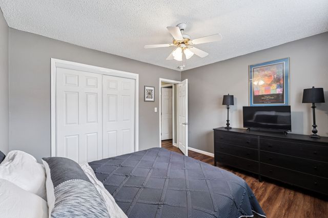 525 Castlegate Dr, Nashville, TN 37217