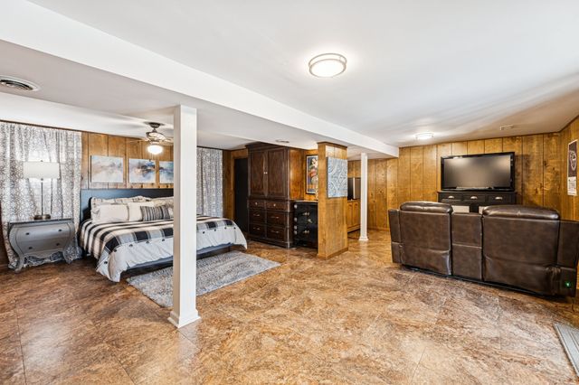 525 Castlegate Dr, Nashville, TN 37217