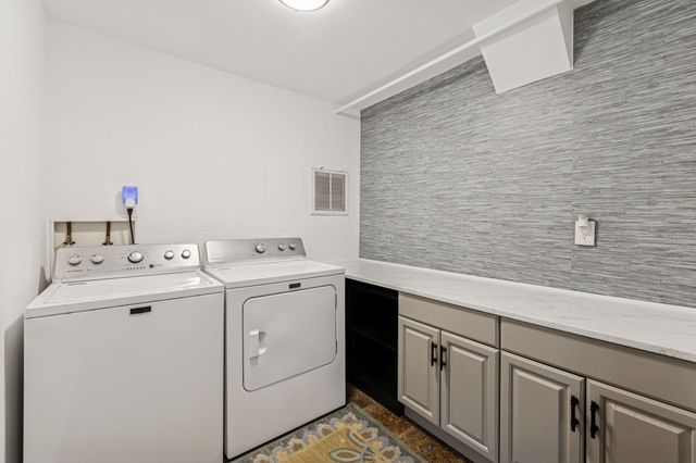 525 Castlegate Dr, Nashville, TN 37217