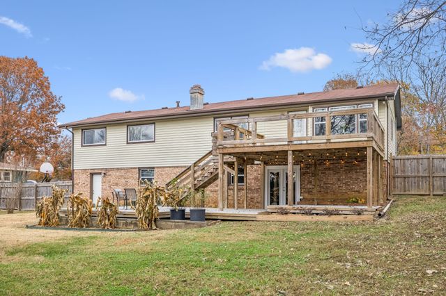 525 Castlegate Dr, Nashville, TN 37217