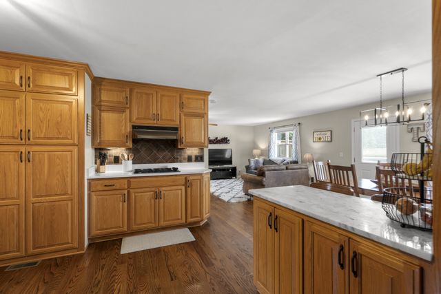 1279 Highway 48, S, Dickson, TN 37055