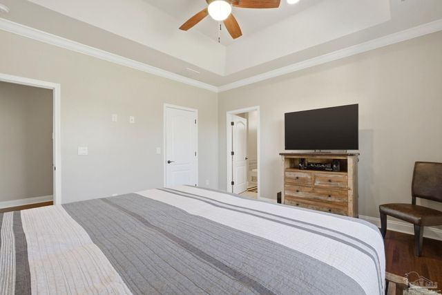 2439 Wallace Lake Rd, Pace, FL 32571