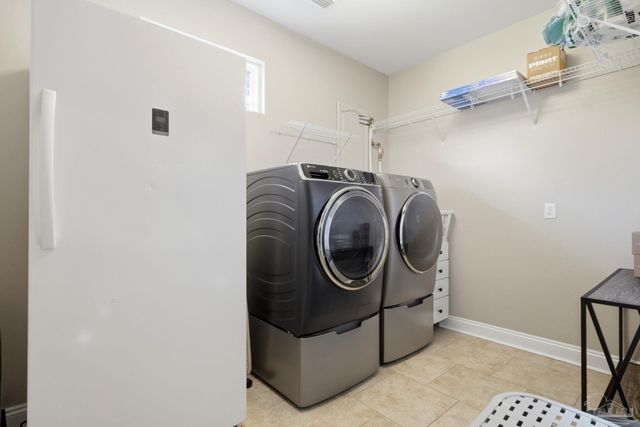 2439 Wallace Lake Rd, Pace, FL 32571