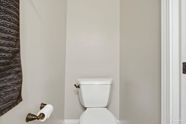 2439 Wallace Lake Rd, Pace, FL 32571