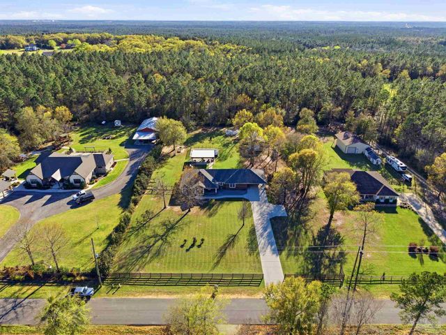 2439 Wallace Lake Rd, Pace, FL 32571