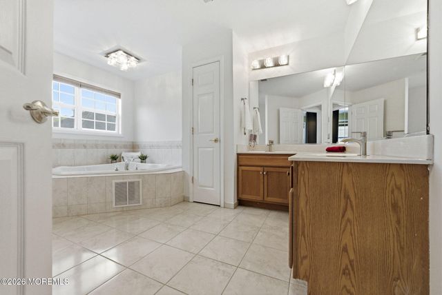 15 Ellis Court, Morganville, NJ 07751