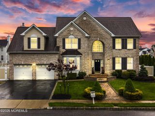 15 Ellis Court, Morganville, NJ 07751