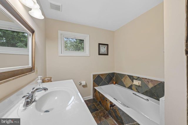 6367 BRAMPTON CT, Alexandria, VA 22304