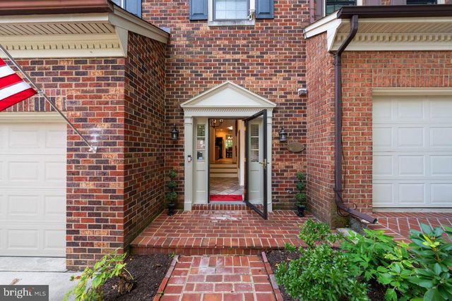 6367 BRAMPTON CT, Alexandria, VA 22304