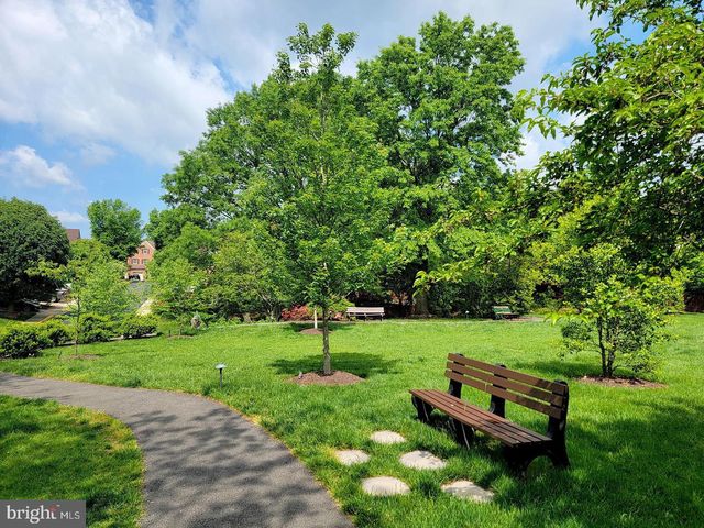 6367 BRAMPTON CT, Alexandria, VA 22304