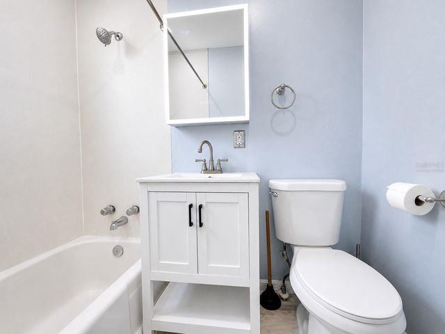 3209 AVENUE A W, Bradenton, FL 34205