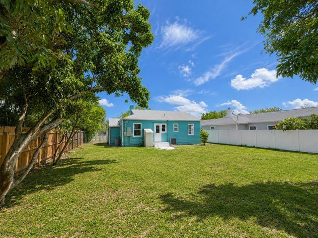 3209 AVENUE A W, Bradenton, FL 34205