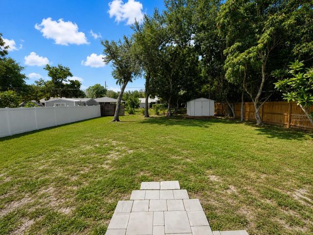 3209 AVENUE A W, Bradenton, FL 34205