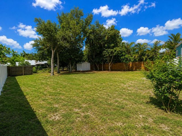 3209 AVENUE A W, Bradenton, FL 34205