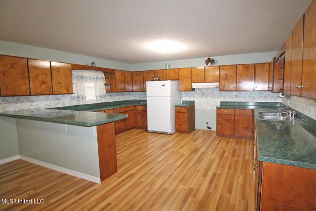 122 Old Mobile Highway, Lucedale, MS 39452