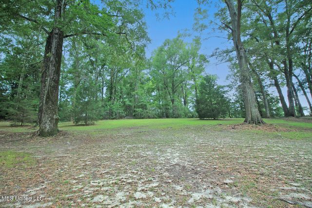 122 Old Mobile Highway, Lucedale, MS 39452