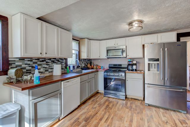 215 N Lincoln Street, Galveston, IN 46932