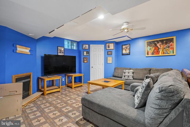 38 CHESTERTOWN RD, Sicklerville, NJ 08081