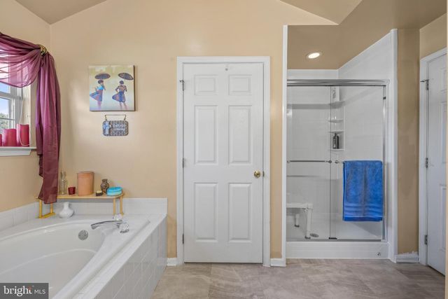 38 CHESTERTOWN RD, Sicklerville, NJ 08081