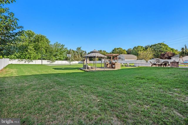 38 CHESTERTOWN RD, Sicklerville, NJ 08081