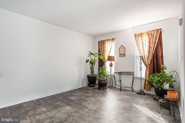 38 CHESTERTOWN RD, Sicklerville, NJ 08081