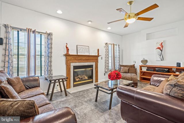 38 CHESTERTOWN RD, Sicklerville, NJ 08081