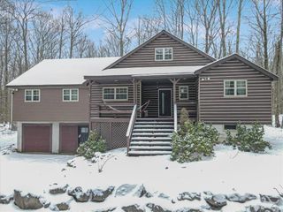 80 Theta Drive, Lackawanna, PA 18424