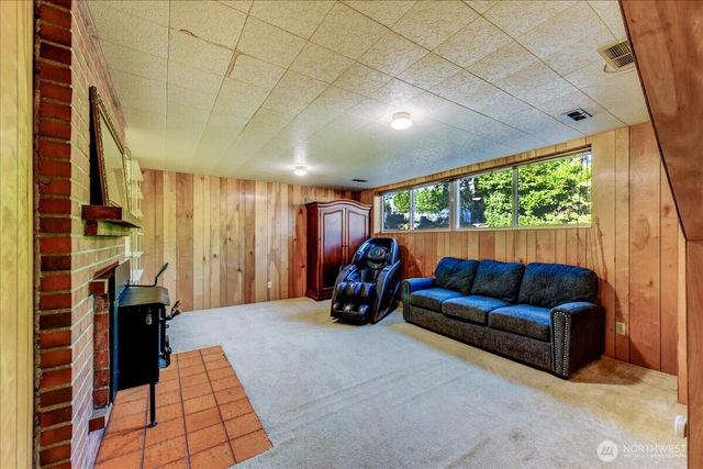 11242 A Fremont Avenue N, Seattle, WA 98133