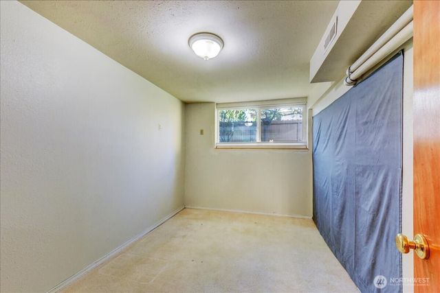 11242 A Fremont Avenue N, Seattle, WA 98133