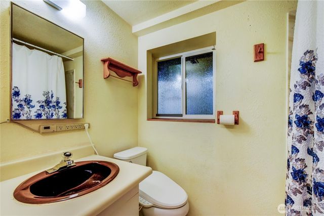 11242 A Fremont Avenue N, Seattle, WA 98133