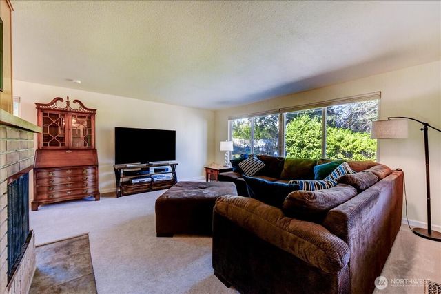 11242 A Fremont Avenue N, Seattle, WA 98133