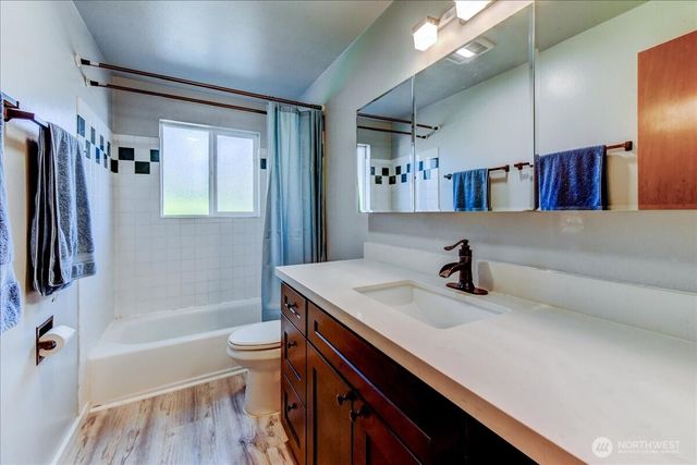 11242 A Fremont Avenue N, Seattle, WA 98133