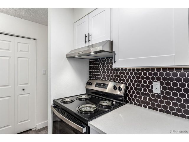 50 E Highline Cir 102, Centennial, CO 80122