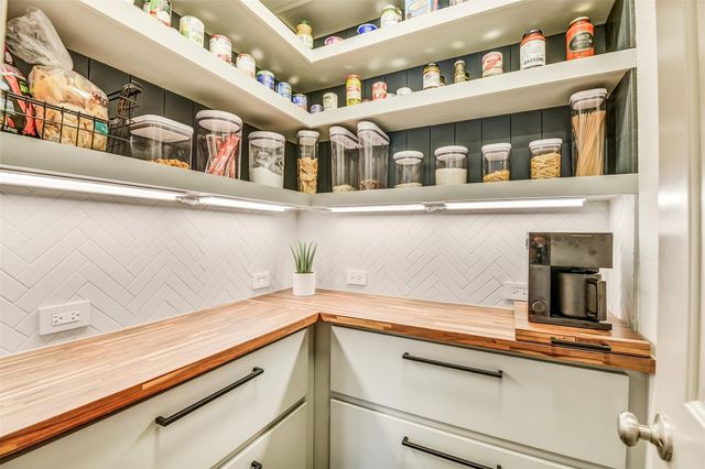 2430 Barclay Lake Lane, Spring, TX 77388