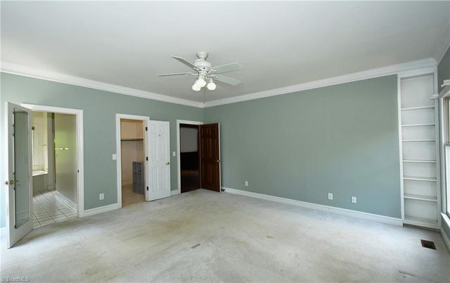 4244 Saddlewood Forest Drive, Winston-salem, NC 27106