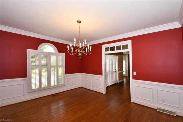 4244 Saddlewood Forest Drive, Winston-salem, NC 27106
