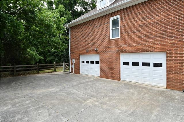 4244 Saddlewood Forest Drive, Winston-salem, NC 27106