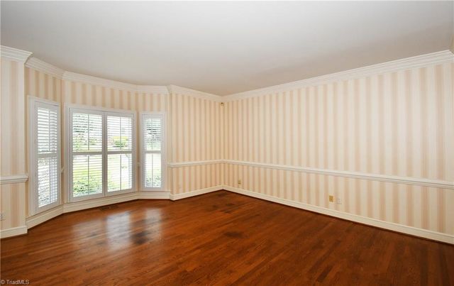 4244 Saddlewood Forest Drive, Winston-salem, NC 27106