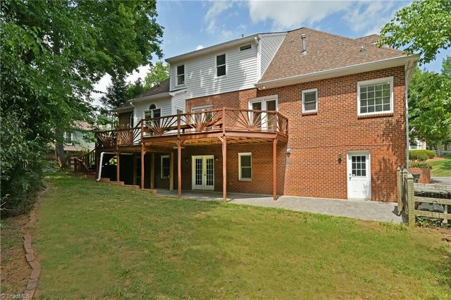 4244 Saddlewood Forest Drive, Winston-salem, NC 27106