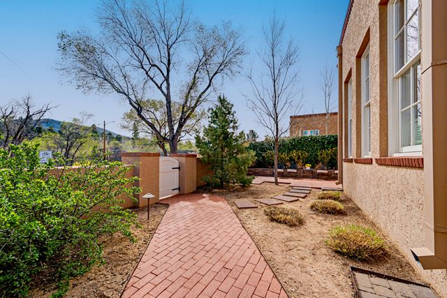 1150 Canyon Road 5, Santa Fe, NM 87501