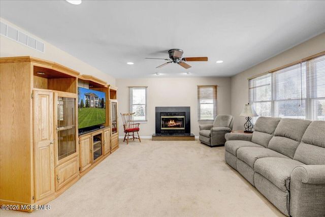 27 Regency Way, Manalapan, NJ 07726