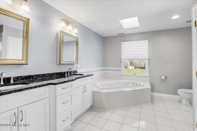 27 Regency Way, Manalapan, NJ 07726