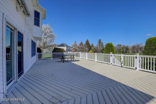 27 Regency Way, Manalapan, NJ 07726