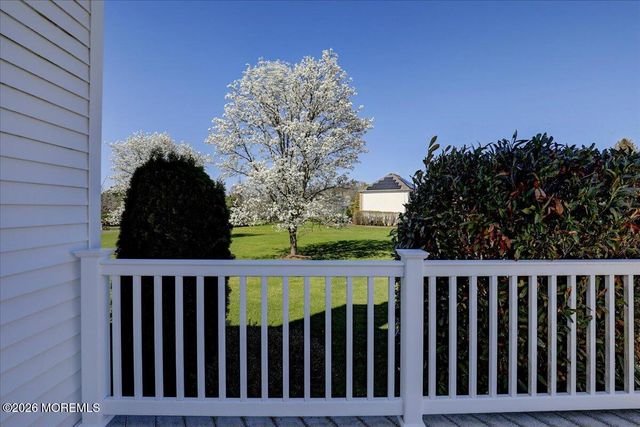 27 Regency Way, Manalapan, NJ 07726