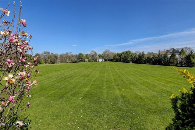 27 Regency Way, Manalapan, NJ 07726
