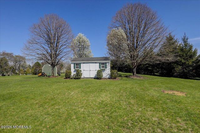 27 Regency Way, Manalapan, NJ 07726